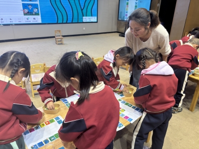 “课程建设与评价”系列研训活动在五华县启幕：美美相约 为爱行走