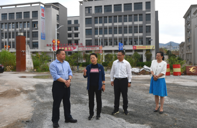 蓝伟东走访挂点服务企业并宣传惠企政策：强化服务保障 助力企业发展