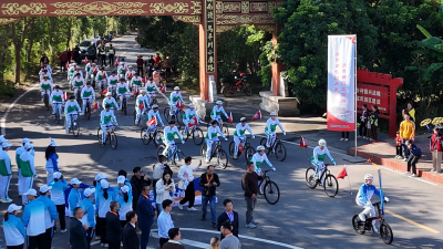 梅州V视丨骑自行车传火炬见过没？网友：为喜德盛和客家精神点赞！