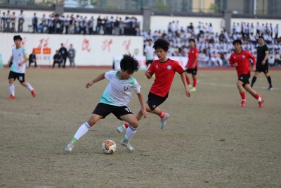 广东首届“技超”球赛梅州赛区开踢