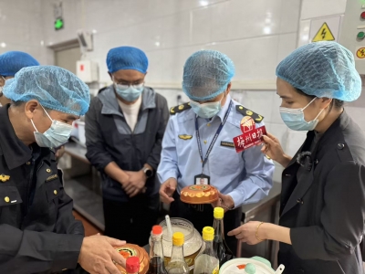 守护“舌尖安全”！市场监管局与梅州日报联合打造“十点查餐厅”品牌直播