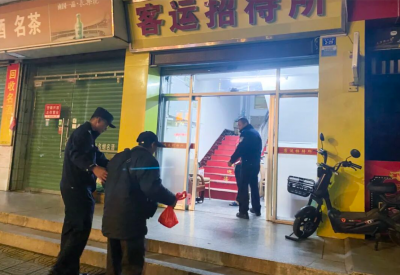 老人迷路遇困境，还好有他们的守护暖人心~