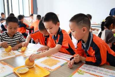 别样课堂助力成长！梅州日报小记者站学校开展丰富多彩的研学活动