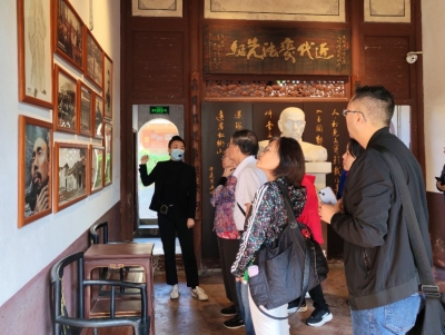 “梅州是我们的根！” 黄遵宪后裔回梅参观考察