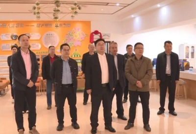 省人大常委会《人民之声》杂志社调研组来丰顺调研采访