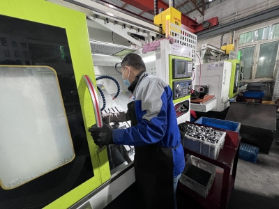 开足马力赶订单 打好全年收官战！丰顺县企业以满负荷运转的势头冲刺第四季度