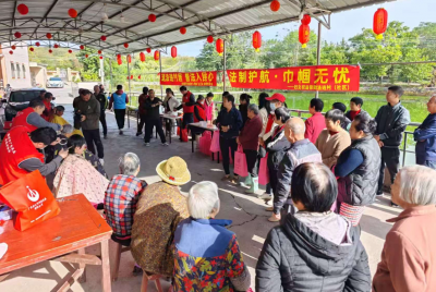 让法治知识走进田间地头！梅江区城北镇开展“普法+义工”主题宣传活动