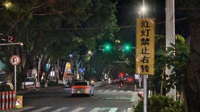 梅县区宪梓北路与科技路交叉路口信号灯完成升级改造！需按箭头指示方向行驶