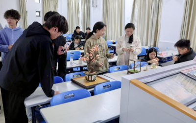 嘉应学院与丰顺县联合开展“非遗进校园”文化传承活动