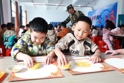 我市各学校积极开展丰富多彩的研学活动：知行合一 实践赋能