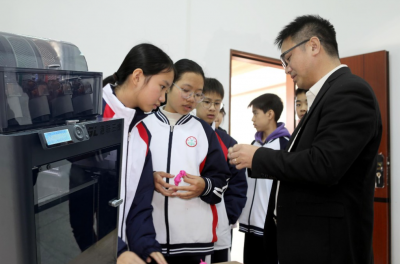 赋能山区教育振兴！爱心企业为兴宁市罗岗中学捐赠3D打印机