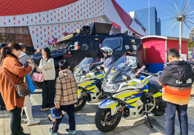 梅州公安机关举办“四十载守护平安 110勇毅前行”主题宣传活动