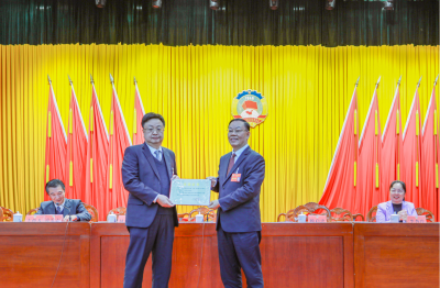 梅县区政协二届六次会议举行选举大会