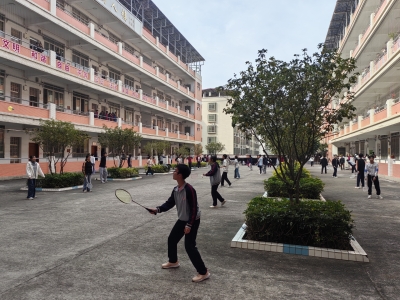 平远中学荣获“梅州市先进集体”称号：党建铸魂引航向 书香满园育新苗