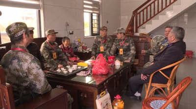 丰顺县爱国拥军促进会节前慰问患病老兵与烈士家属 