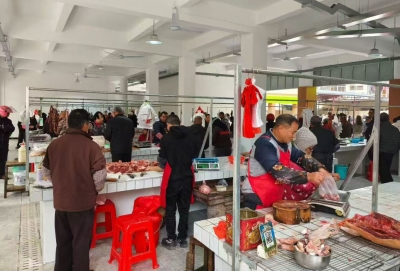 群众不再“买菜难”“卖菜难”！梅县区松源镇：闲置老烟站变身农贸市场