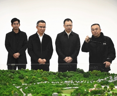 周小勇到兴宁市黄槐镇学习考察镇村片区组团式建设工作