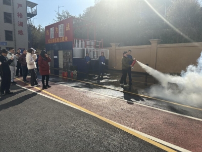 大埔县开展农贸市场消防安全理论与实操培训