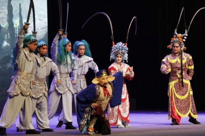 礼遇志愿者，汉韵贺新春！市委社会工作部邀志愿者共享汉剧盛宴  