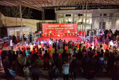 梅州蕉岭仓海诗廊：活力“村晚”迎新春，大榕树下欢度中国年