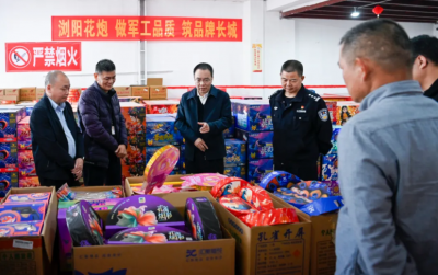 黄伟军率队开展春节前安全生产检查