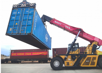 夜启朝达！“梅州国际陆港—深圳盐田港”海铁联运固定班列开通运行