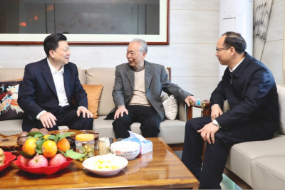 张志锋凌望远看望慰问老同志