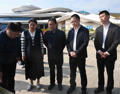 周小勇、喻勇督导检查春节前市场供应、安全生产、森林防火和春运保障、系列文体活动筹备工作等