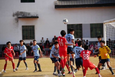 雨中激战！2026年梅州市“贺岁杯”足球赛四强诞生