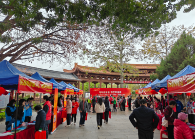 “党建红”引领“服务暖”！梅州市社会组织“同心迎新春”便民联合活动举行