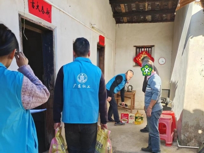 慈善情、暖万家！大埔大麻镇社工站开展春节慰问活动