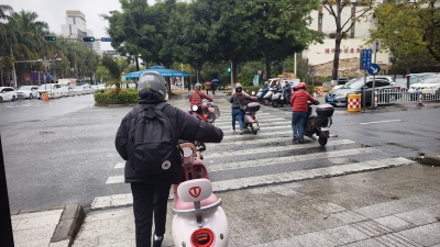 各行其道才能“安全有道”！梅州采取“严整治+暖服务”模式开展电动自行车摩托车专项整治行动 ​