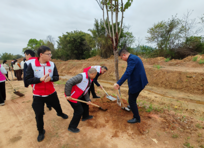 兴宁市福兴街道开展“上灯添绿·植树寄情——共建绿美兴宁”主题活动