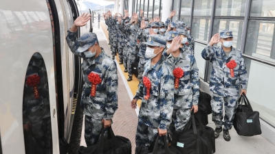 本周日上午，一起欢送五华新兵入伍！