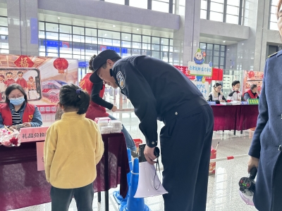 梅州西站派出所联合司法行政部门开展普法宣传活动