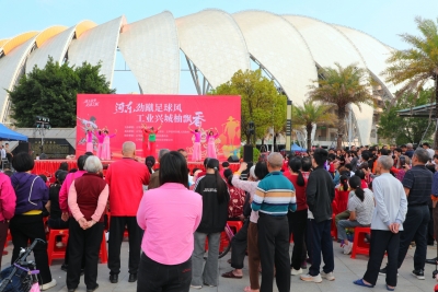 看球、逛圩、抽好物！梅州中甲赛场外，藏着超浓客家烟火