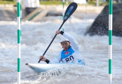 “五华阿哥”胡兆山夺冠！ 全国皮划艇激流回旋冠军赛举办