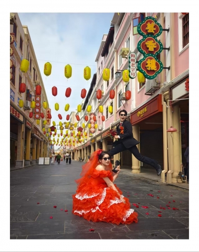 老街新人（图片欣赏，罗金星/摄）