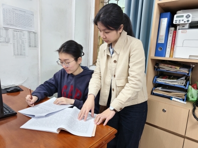 兴宁市创建“双导师”培养机制，推动新录用公务员“壮苗出穗”