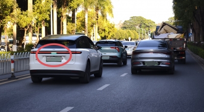 “小蓝灯”现身梅城街头！交警：这是辅助驾驶功能示警，后车需保持车距