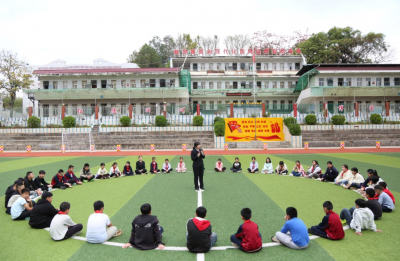 法治春风润童心！梅县区法院“开学第一课”开讲！