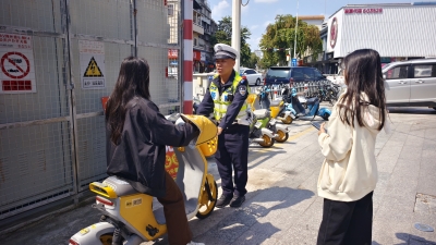 不文明行为曝光台丨骑共享电单车不戴头盔、不按车道行驶？梅州交警专项整治进行中！