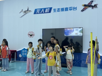逐梦蓝天！梅州日报小记者解锁无人机的科技奥秘