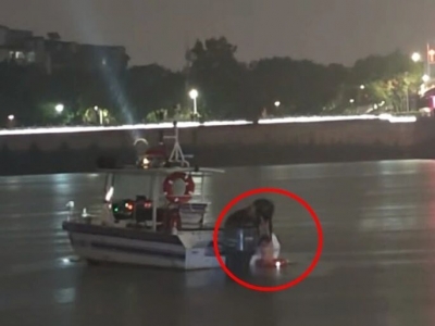 雨夜生死营救！民警成功救助轻生男子