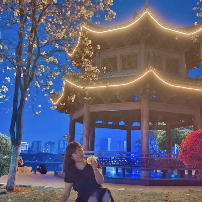 刘映荷 | 猫儿相伴看流年