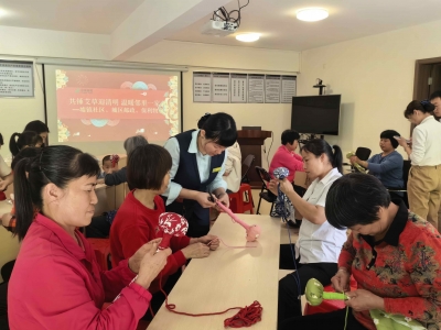 “艾”在邻里，“锤”出健康！城区邮政惠民活动走进梅江区社区