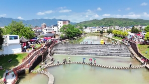 梅州V视丨赴一场春日民俗之约！到平远石正“食青”去