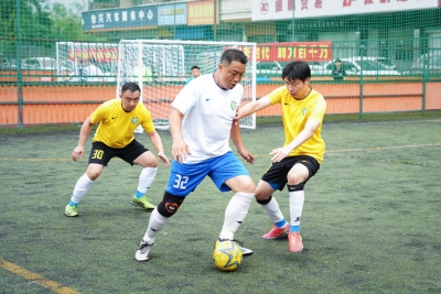 梅江区文广旅体局捧杯！梅州市“五四杯”青年足球比赛落幕