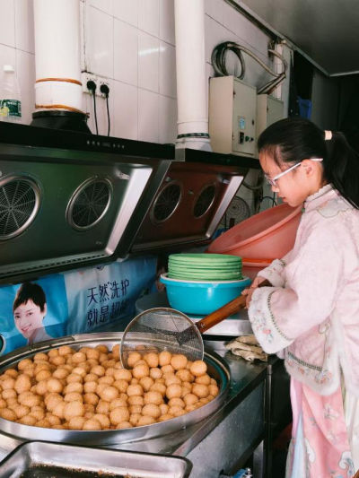 梅县区新民小学谢宜均丨传统小吃“煎堆”  