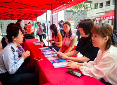 文明在身边丨聚焦便民服务 深化文明创建！梅州市创建全国文明城市系列活动走进梅县区程江镇岗子上社区